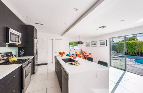 Palm Springs House | PS 6Palms: Mid-Century Gemstone Makes Palm Springs The Life!