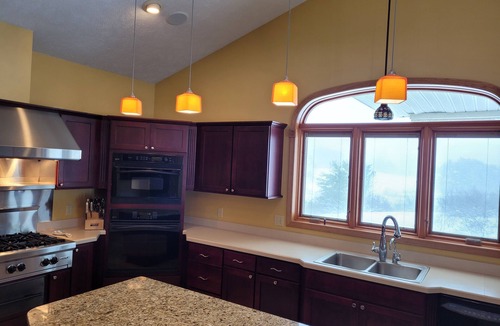 Acme House | Quality home on golf course, 2-3 miles from TC horse shows, 90 day requirement