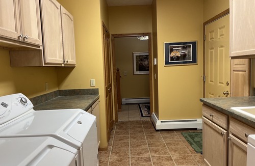 Acme House | Quality home on golf course, 2-3 miles from TC horse shows, 90 day requirement