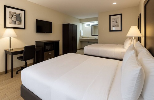 Central Escondido Hotel | Quality Inn Escondido San Diego North County