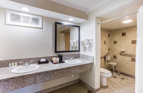 Central Escondido Hotel | Quality Inn Escondido San Diego North County