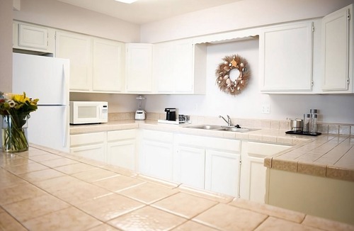 Village of La Jolla Hotel | Relax and Unwind! 2 Oceanview Units! Minutes Away to La Jolla Cove Beach!