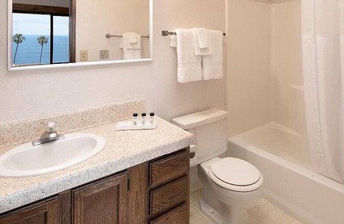Village of La Jolla Hotel | Relax and Unwind! 2 Oceanview Units! Minutes Away to La Jolla Cove Beach!