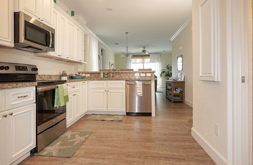 Marathon House | RELAX AWAY- NEW 4BDRM W/40FT DOCK & PRIVATE POOL
