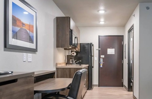 Redding Hotel | Relaxing 3-Room Home by I-5 with Easy Access to Turtle Bay