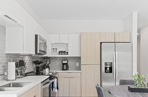 Optimist Park Condo | Reluxme | Modern 2BR Condo Near Uptown & Stadiums