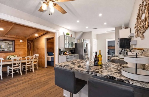 Stockton Hotel | Resort Perks: 8 beds, Sun Cott.age, deck & kitchen