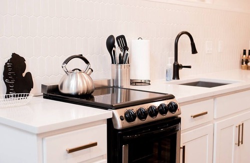 Glen Arbor Cottage | Ridge Point - Walk to Glen Arbor - Pet-Friendly - Close to Sleeping Bear Dunes