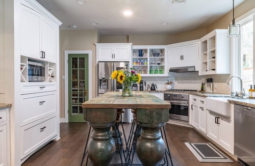 Rivercrest House | Rivercrest Oasis on Lake Austin Street with Private Dock, Pool & Hot Tub