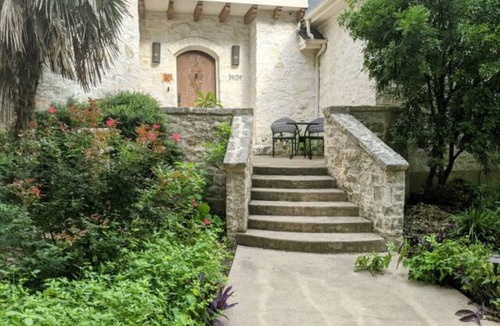 Rivercrest House | Rivercrest Oasis on Lake Austin Street with Private Dock, Pool & Hot Tub