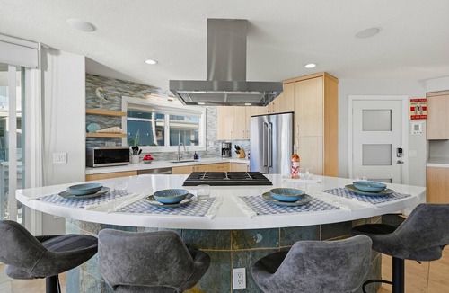 Mission Beach Condo | Rockaway Oceanfront 2 | Lg Terrace- 4BR