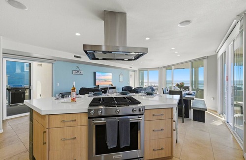 Mission Beach Condo | Rockaway Oceanfront 2 | Lg Terrace- 4BR