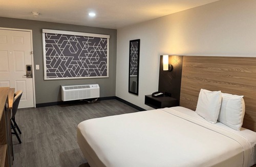 Thousand Palms Hotel | Rodeway Inn & Suites Rancho Mirage - Palm Desert Area