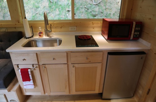 Topton House | Romantic Tiny Home Cabin w/HotTub + Fire Pit, doorstep to adventures and romance