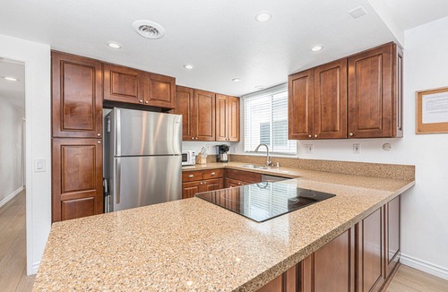 West Newport House | Roomy Interior w/Ocean View, Cool, Beachy Details, Walk to it All!