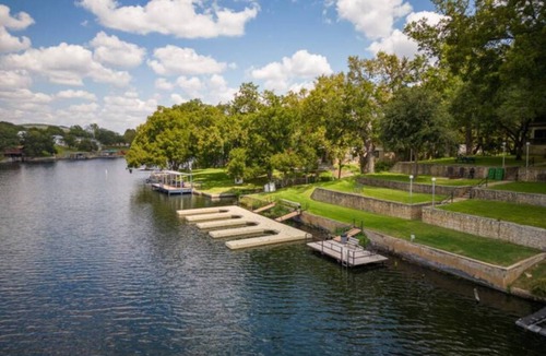 Burnet RV Rental | RV Site - Pull Through 27