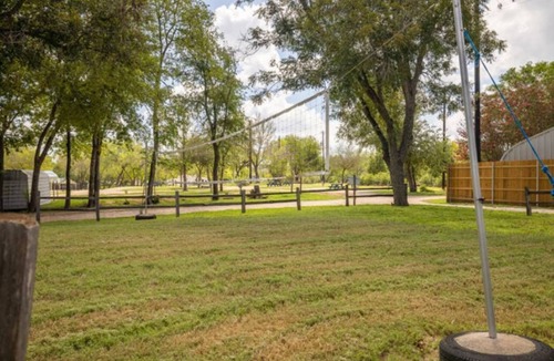 Burnet RV Rental | RV Site - Pull Through 33