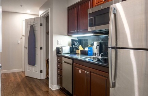 Gaslamp Quarter Resort | San Diego | Gaslamp Nightlife Trip | Sauna & City Stay