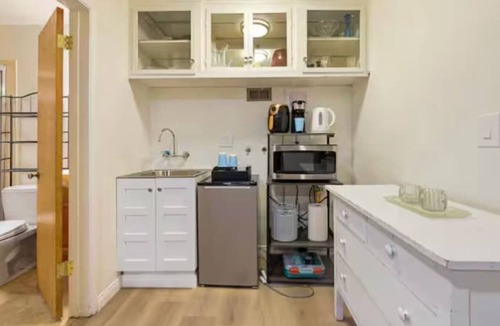 Oak Park Apartment | San Diego Home + Private Studio | Downtown