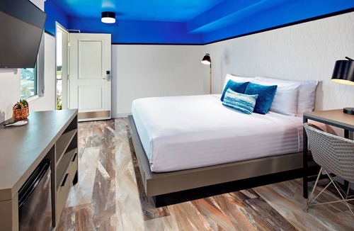 North Pacific Beach Hotel | San Diego Stay | 1 Unit | Near Emerald Street & Beach
