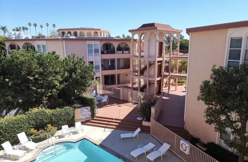 Ocean Park Condo | Santa Monica Beach Condo Newly Remodeled ANY DATES