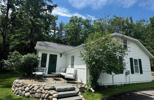 Forest Beach Cottage | Serene 3-bedroom cottage, a children's paradise, in welcoming Harbor Springs.