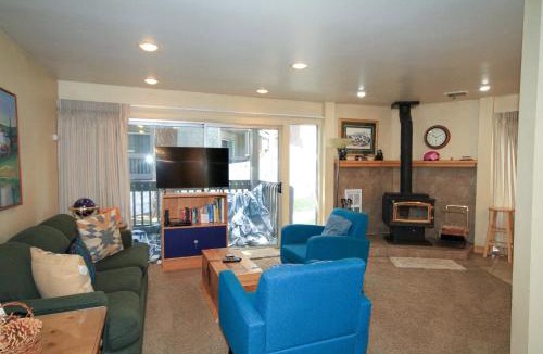 Mammoth Lakes Apartment | Sierra Park Villas 20