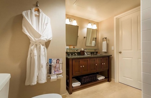 Cupertino Hotel | Silicon Valley Stay | Executive King | Free Breakfast | Pool, Pets Allowed