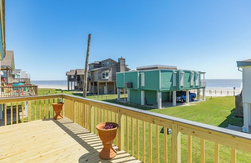 Spanish Grant House | Single Level Beachside Home, Great for Families & Dog Friendly - Walk to Beach