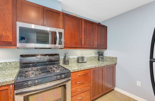 Gaslamp Quarter Condo | Sleek Sophistication in Gaslamp