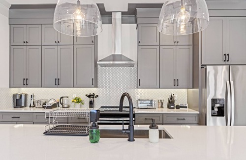 East Nashville House | *SLEEPS 24* Keep the Secret 1 *2 Units * 8BR* 8BA*Amazing Townhomes*