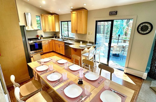 Tahoe Woods House | Slopes To Shore — Your Tahoe Adventure Hub! - {Hot Tub} {Game Room} {Gym}