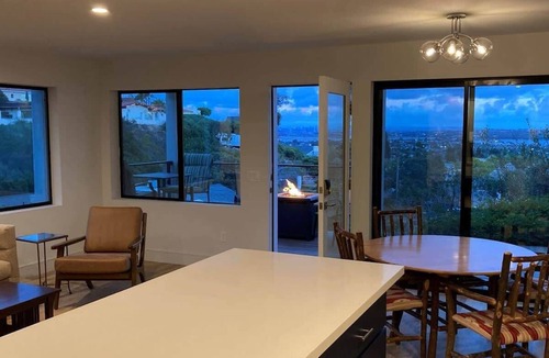 La Jolla Mesa House | Smashing Recently-Built Ocean/Bay/City Views