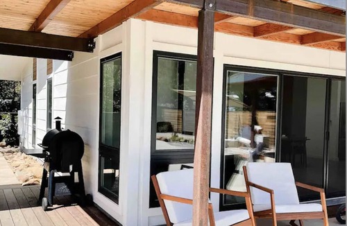 Gasquet House | Smith River Haus - Modern Retreat & Saltwater Pool