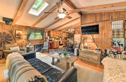 Franklin House | Smoky Mtn Cottage on Creek w/Lanai & Forest Views