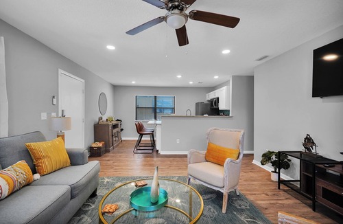 St. Augustine Beach House | Snowbird Discount! Tranquil Ocean Escape w/king & Balcony