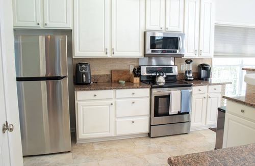 Charlotte House | South CLT Getaway - Near Carowinds, I485, I77, Lake Wylie - Firepit