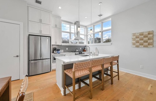 East End - Valley Street House | South Slope Asheville Townhome 3 Ensuite Bedrooms