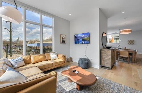 East End - Valley Street House | South Slope Asheville Townhome 3 Ensuite Bedrooms