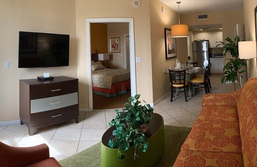 Weston Apartment | Spacious 2 BR | Vacation Village At Weston