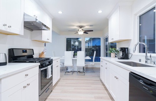 Granada Hills North House | Spacious 3-Bedroom in a Scenic Los Angeles w/Pool