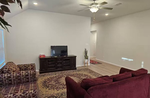 Weston House | Spacious Corporate Furnished 4-Bedroom Home Fast WiFi Near Everything Melissa TX