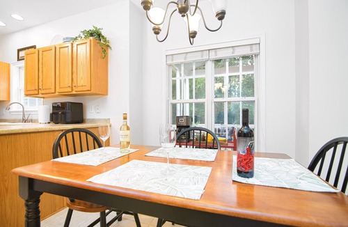 Provincetowne House | Spacious Cozy 3br Home Near Shops w Yard