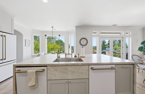 Sunset House | Spacious home with a pool, views, sleeps 16, minutes from lake!