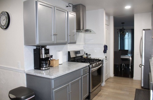 Lancaster House | Spacious Home with Backyard Basketball + Laundry