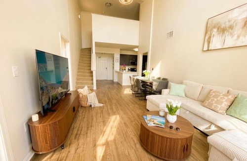 Marina del Rey Apartment | Spacious Loft 3B 2B Penthouse in Marina Del Rey