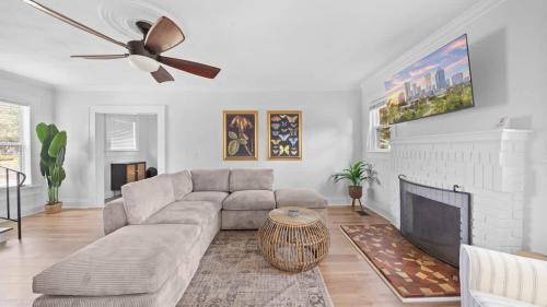 Riverside Heights House | Spacious Modern Farmhouse w/Private Patio & BBQ!