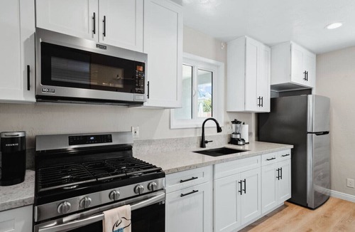 Linda Vista House | Spacious Suite: Minutes to Everything!