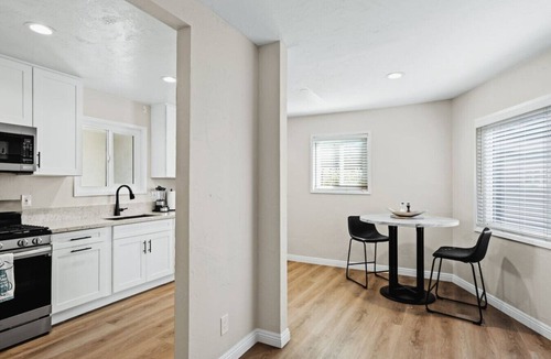 Linda Vista House | Spacious Suite: Minutes to Everything!