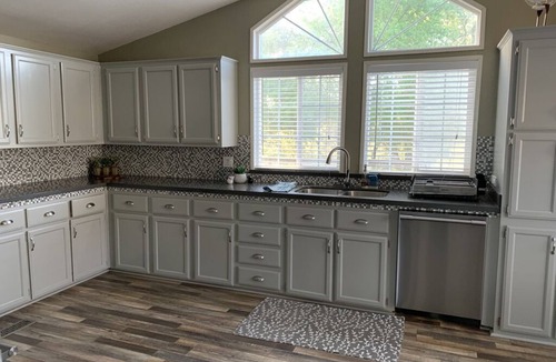 Acampo Cottage | Spacious, yet cozy home set in vineyard with scenic river views.
